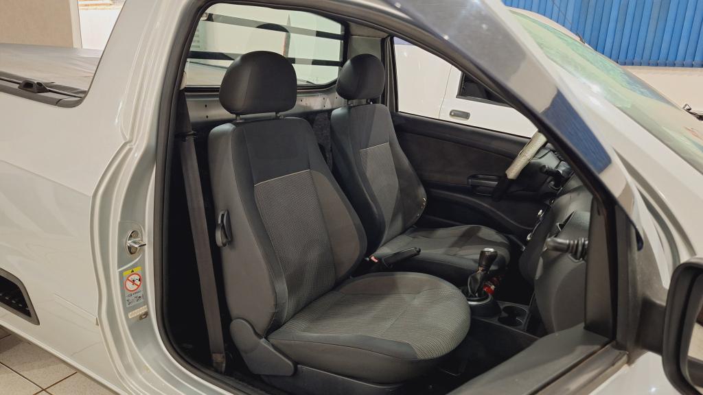 VOLKSWAGEN Saveiro - Foto