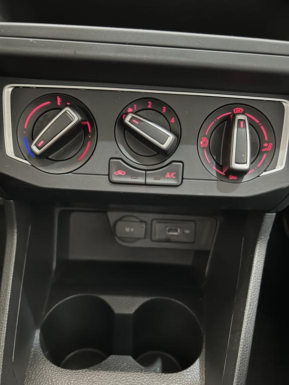 VOLKSWAGEN Saveiro - Foto