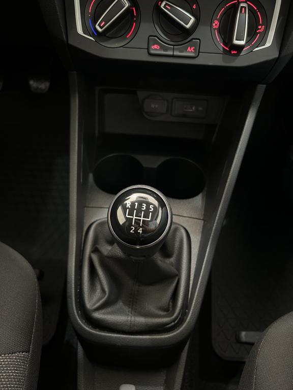 VOLKSWAGEN Saveiro - Foto