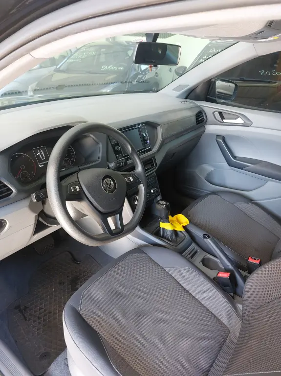 VOLKSWAGEN T-Cross - Foto
