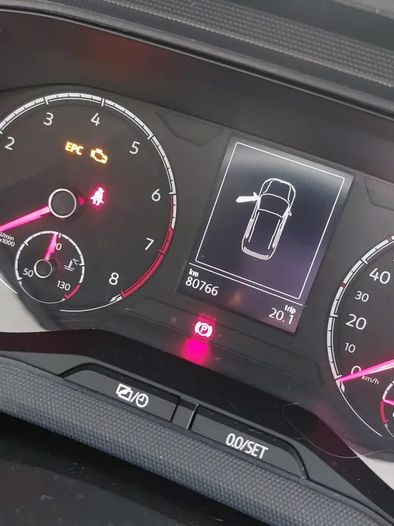 VOLKSWAGEN T-Cross - Foto