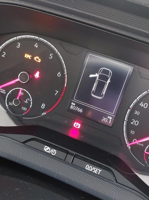 VOLKSWAGEN T-Cross - Foto