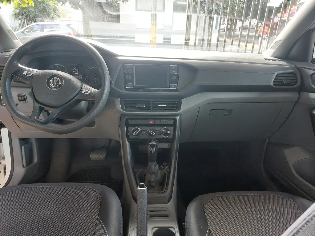 VOLKSWAGEN T-Cross - Foto