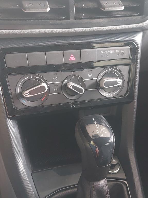 VOLKSWAGEN T-Cross - Foto
