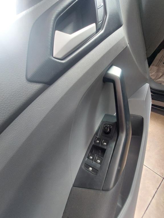 VOLKSWAGEN T-Cross - Foto