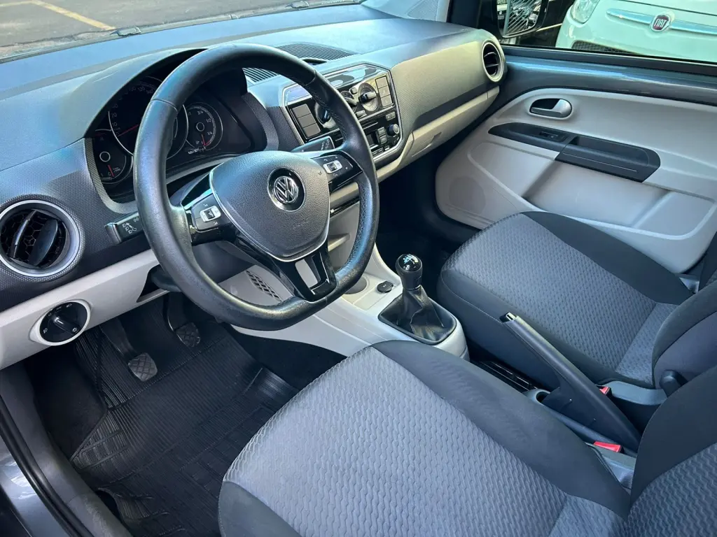 VOLKSWAGEN UP - Foto