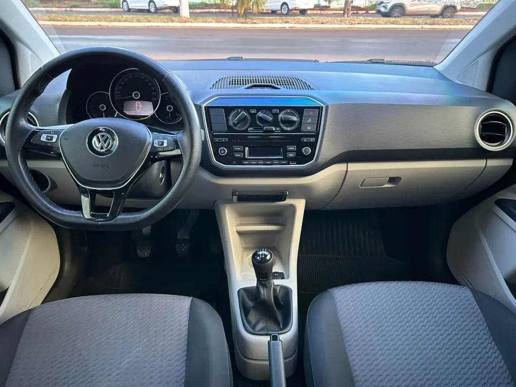 VOLKSWAGEN UP - Foto