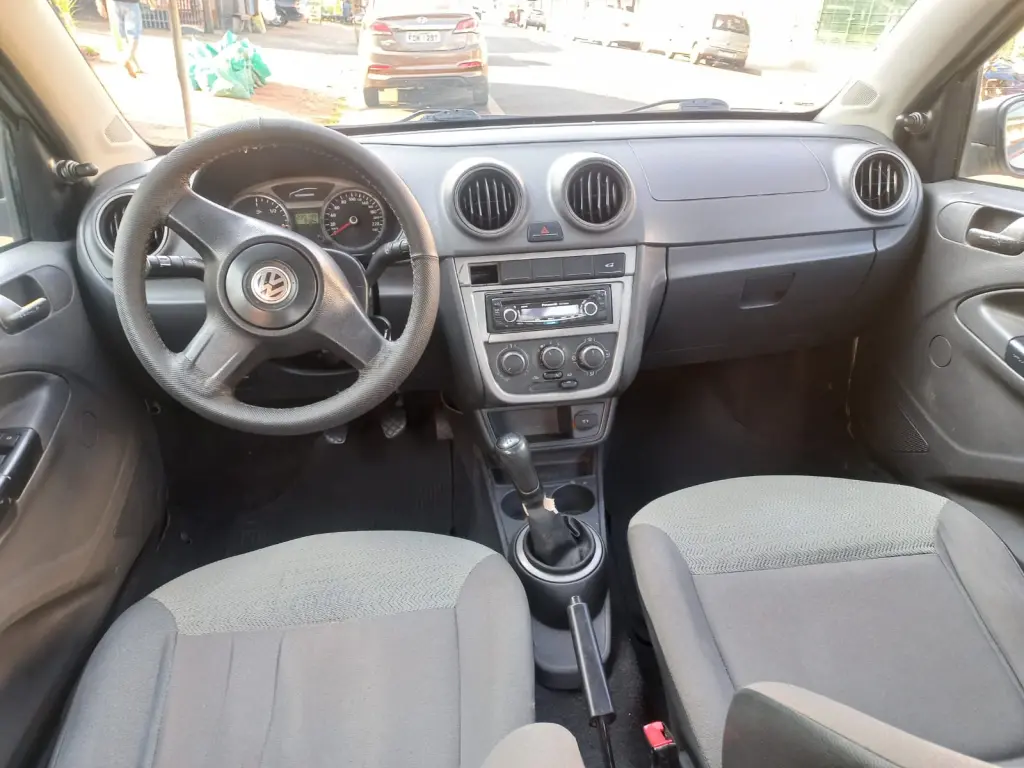 VOLKSWAGEN Voyage - Foto