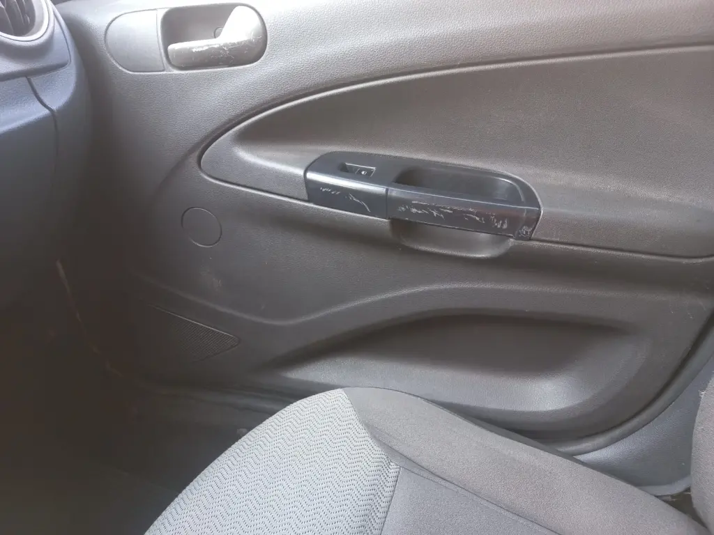 VOLKSWAGEN Voyage - Foto