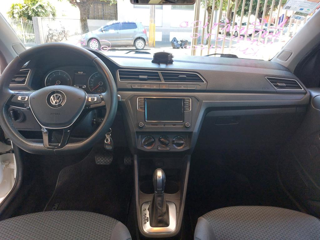 VOLKSWAGEN Voyage - Foto