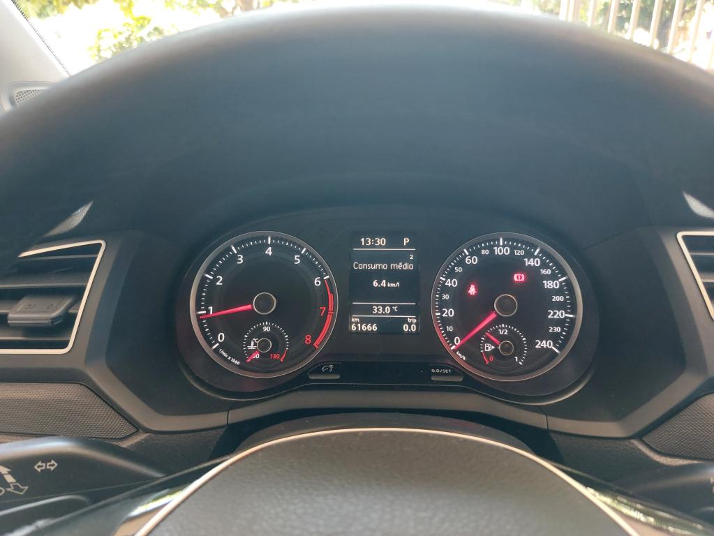 VOLKSWAGEN Voyage - Foto