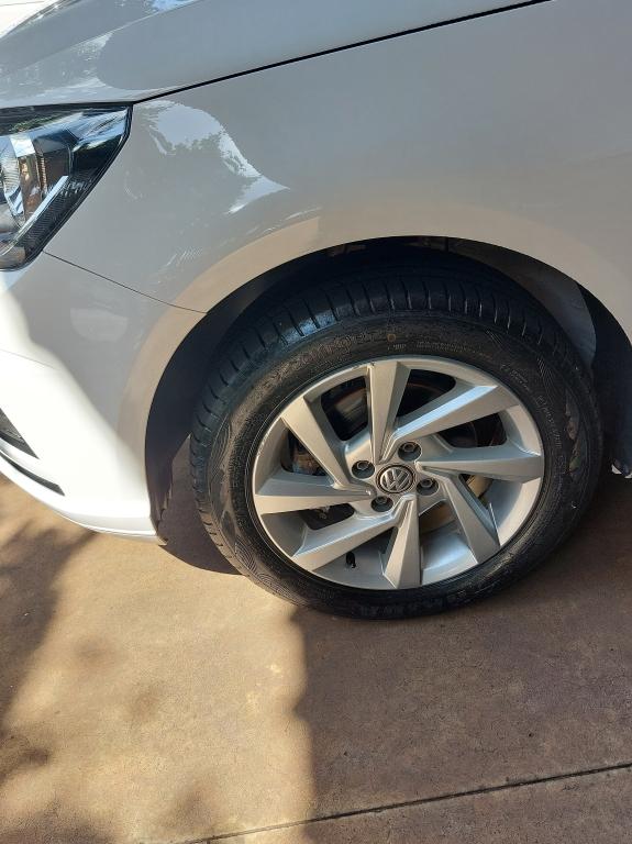 VOLKSWAGEN Voyage - Foto