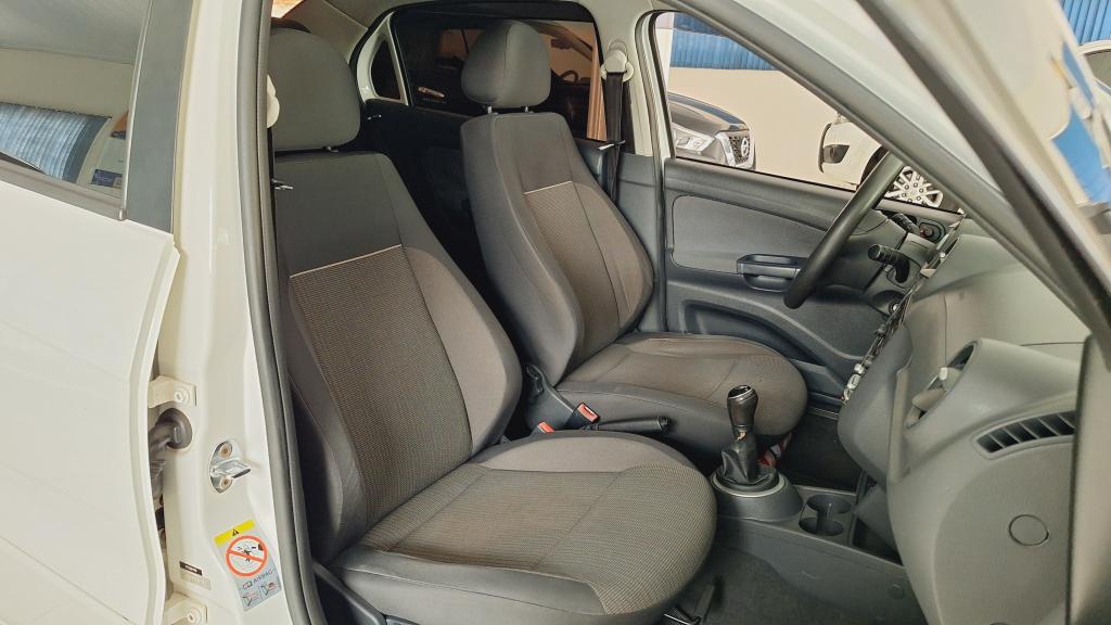 VOLKSWAGEN Voyage - Foto