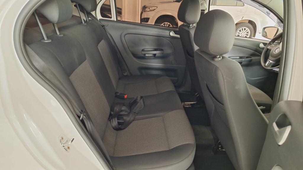 VOLKSWAGEN Voyage - Foto