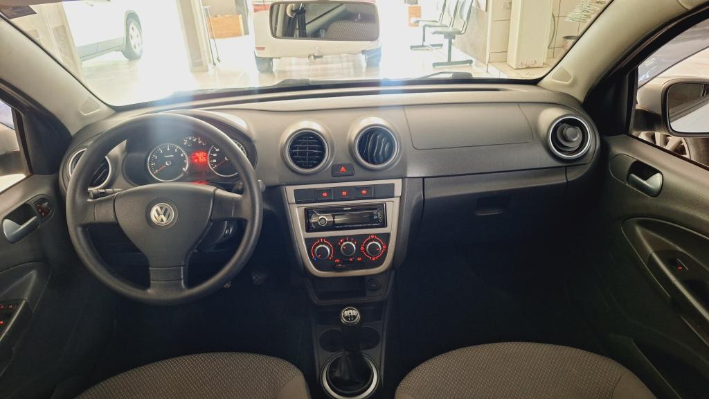 VOLKSWAGEN Voyage - Foto