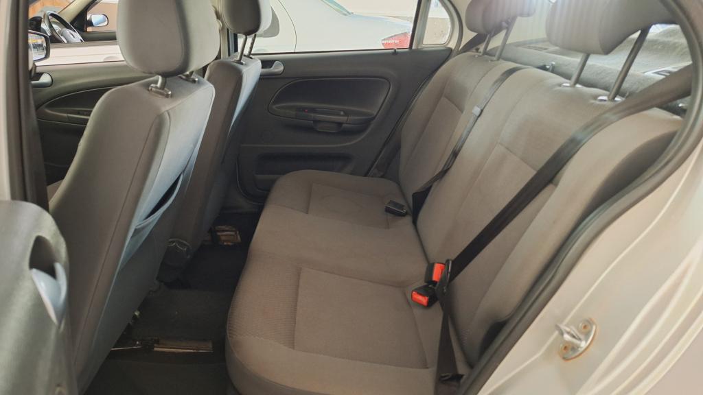 VOLKSWAGEN Voyage - Foto