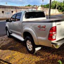 TOYOTA Hilux Caminhonete 3.0 4P 4X4 SRV TURBO DIESEL CABINE DUPLA