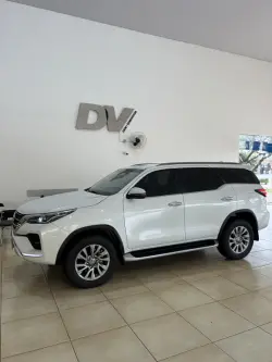 TOYOTA Hilux SW4 2.8 16V 4P SRX 4X4 7 LUGARES TURBO DIESEL AUTOM�TICO