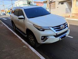TOYOTA Hilux SW4 2.8 16V 4P SRX 4X4 7 LUGARES TURBO DIESEL AUTOMÁTICO