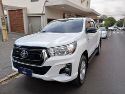 TOYOTA Hilux Caminhonete 2.7 16V 4P SR FLEX CABINE DUPLA AUTOMTICO