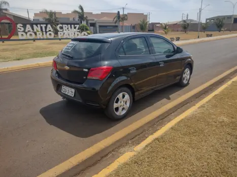 CHEVROLET Onix Hatch 1.4 4P FLEX LT, Foto 4