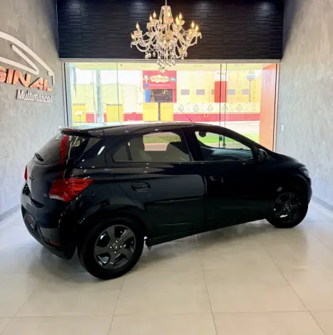 CHEVROLET Onix Hatch 1.4 4P FLEX LTZ AUTOM�TICO, Foto 2