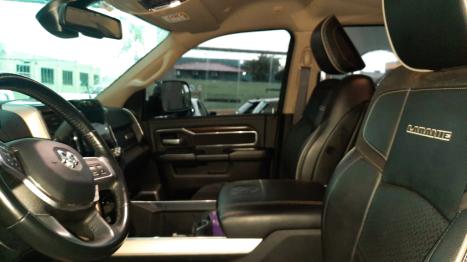 DODGE Ram 6.7 I6 24V 4P 2500 LARAMIE 4X4 TURBODIESEL  AUTOMÁTICO CABINE DUPLA, Foto 8 DODGE Ram 6.7 I6 24V 4P 2500 LARAMIE 4X4 TURBODIESEL  AUTOMÁTICO CABINE DUPLA, Foto 8