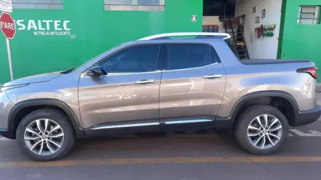 FIAT Toro 2.0 16V 4P VOLCANO 4WD TURBO DIESEL AUTOMÁTICO, Foto 2 FIAT Toro 2.0 16V 4P VOLCANO 4WD TURBO DIESEL AUTOMÁTICO, Foto 2