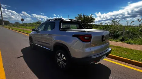 FIAT Toro 2.4 16V 4P MULTIAIR FLEX VOLCANO AUTOM�TICO, Foto 5