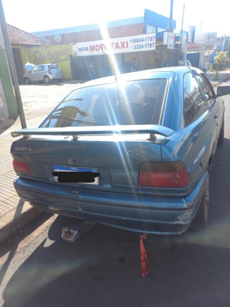 FORD Escort 1.8 L, Foto 2