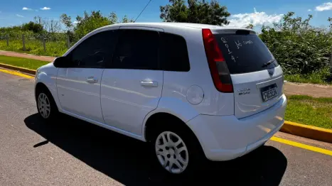 FORD Fiesta Hatch 1.6 4P FLEX, Foto 5