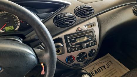 FORD Focus Sedan 2.0 16V 4P, Foto 6