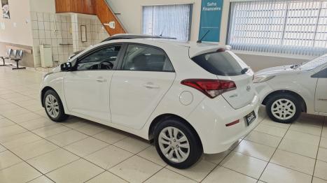 HYUNDAI HB 20 Hatch 1.6 16V 4P FLEX COMFORT PLUS AUTOM�TICO, Foto 3