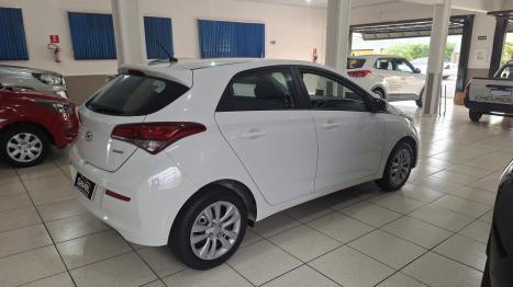 HYUNDAI HB 20 Hatch 1.6 16V 4P FLEX COMFORT PLUS AUTOM�TICO, Foto 4