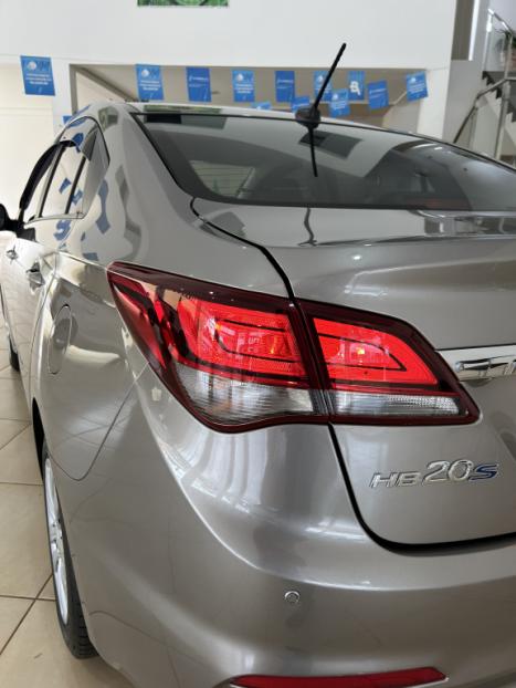 HYUNDAI HB 20 Sedan 1.6 16V 4P FLEX COMFORT PLUS AUTOM�TICO, Foto 9