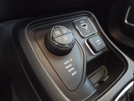 JEEP Compass 2.0 16V 4P 350 LONGITUDE 4X4 TURBO DIESEL AUTOM�TICO, Foto 7