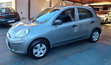 NISSAN March 1.0 16V 4P FLEX, Foto 4