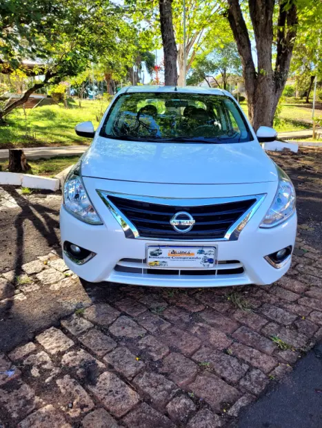 NISSAN Versa Sedan 1.6 16V 4P UNIQUE FLEX XTRONIC AUTOMTICO CVT, Foto 2