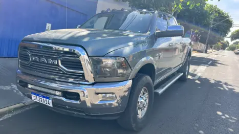 RAM 2500 6.7 I6 24V SLT CABINE DUPLA TURBO DIESEL RODEO 4X4 AUTOM�TICO, Foto 14