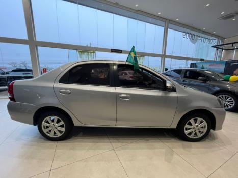 TOYOTA Etios Sedan 1.5 16V 4P FLEX X AUTOM�TICO, Foto 4