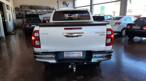 TOYOTA Hilux Caminhonete 2.8 16V SRX 4X4 TURBO DIESEL CABINE DUPLA AUTOMTICO, Foto 4