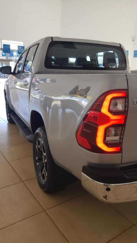 TOYOTA Hilux Caminhonete 2.8 16V SRV 4X4 DIESEL CABINE DUPLA AUTOMTICO, Foto 9