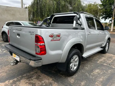 TOYOTA Hilux Caminhonete 3.0 4P 4X4 SRV TURBO DIESEL CABINE DUPLA AUTOMTICO, Foto 6