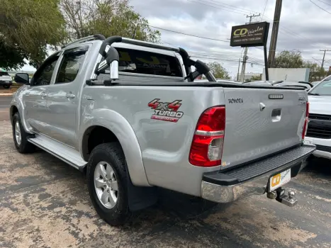 TOYOTA Hilux Caminhonete 3.0 4P 4X4 SRV TURBO DIESEL CABINE DUPLA AUTOMTICO, Foto 7