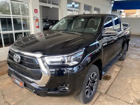 TOYOTA Hilux Caminhonete 2.8 16V SRV 4X4 DIESEL CABINE DUPLA AUTOMTICO, Foto 1
