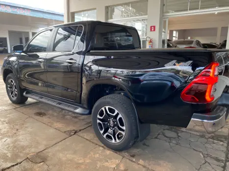 TOYOTA Hilux Caminhonete 2.8 16V SRV 4X4 DIESEL CABINE DUPLA AUTOMTICO, Foto 4