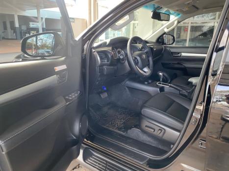 TOYOTA Hilux Caminhonete 2.8 16V SRV 4X4 DIESEL CABINE DUPLA AUTOMTICO, Foto 8