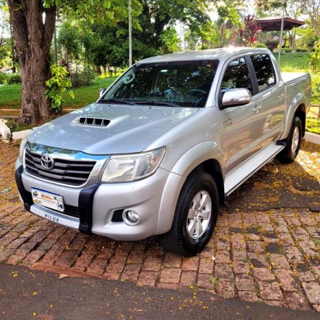TOYOTA Hilux Caminhonete 3.0 4P 4X4 SRV TURBO DIESEL CABINE DUPLA, Foto 1