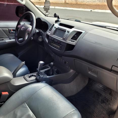 TOYOTA Hilux Caminhonete 3.0 4P 4X4 SRV TURBO DIESEL CABINE DUPLA, Foto 7