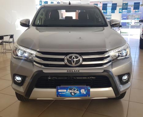 TOYOTA Hilux Caminhonete 2.8 16V SRX 4X4 TURBO DIESEL CABINE DUPLA AUTOMTICO, Foto 2
